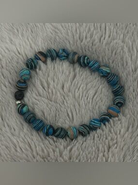 Blue and Tan Swirled Beaded Stretch Bracelet